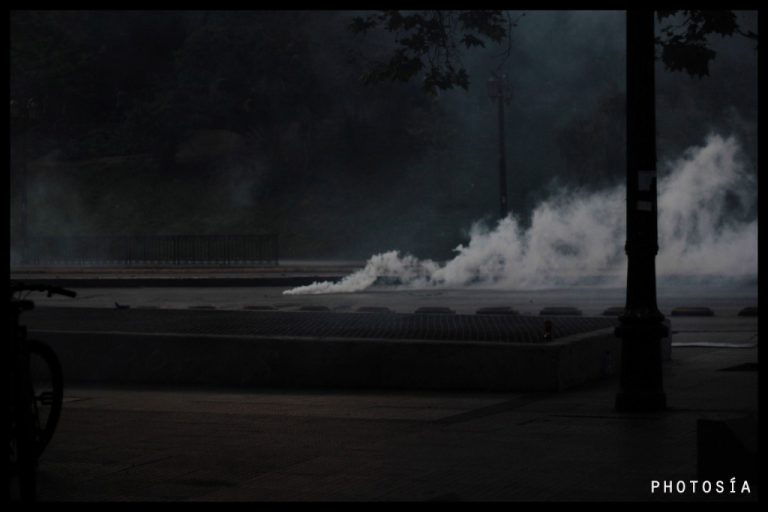 Poesía y fotografía desde el humo por Ninfa María y Anacronicapa