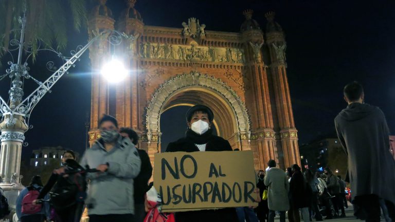Aumenta la tensión en Perú y desde Barcelona se hace presión